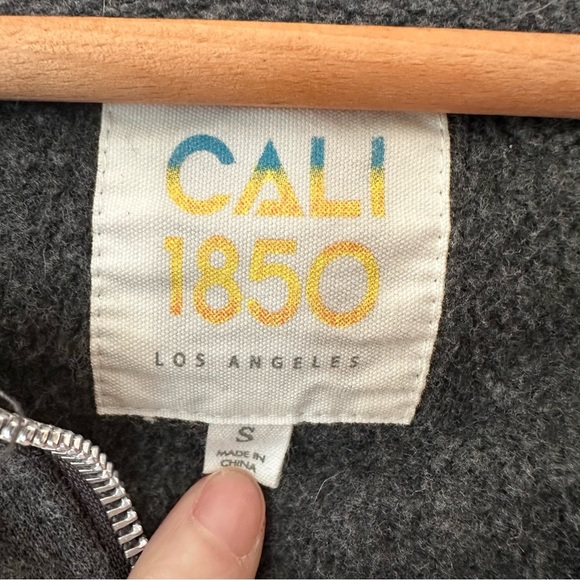 Women’s Gray Graphic Mountain Outdoor Zip Up Hoodie Size Small - Picture 5 of 10